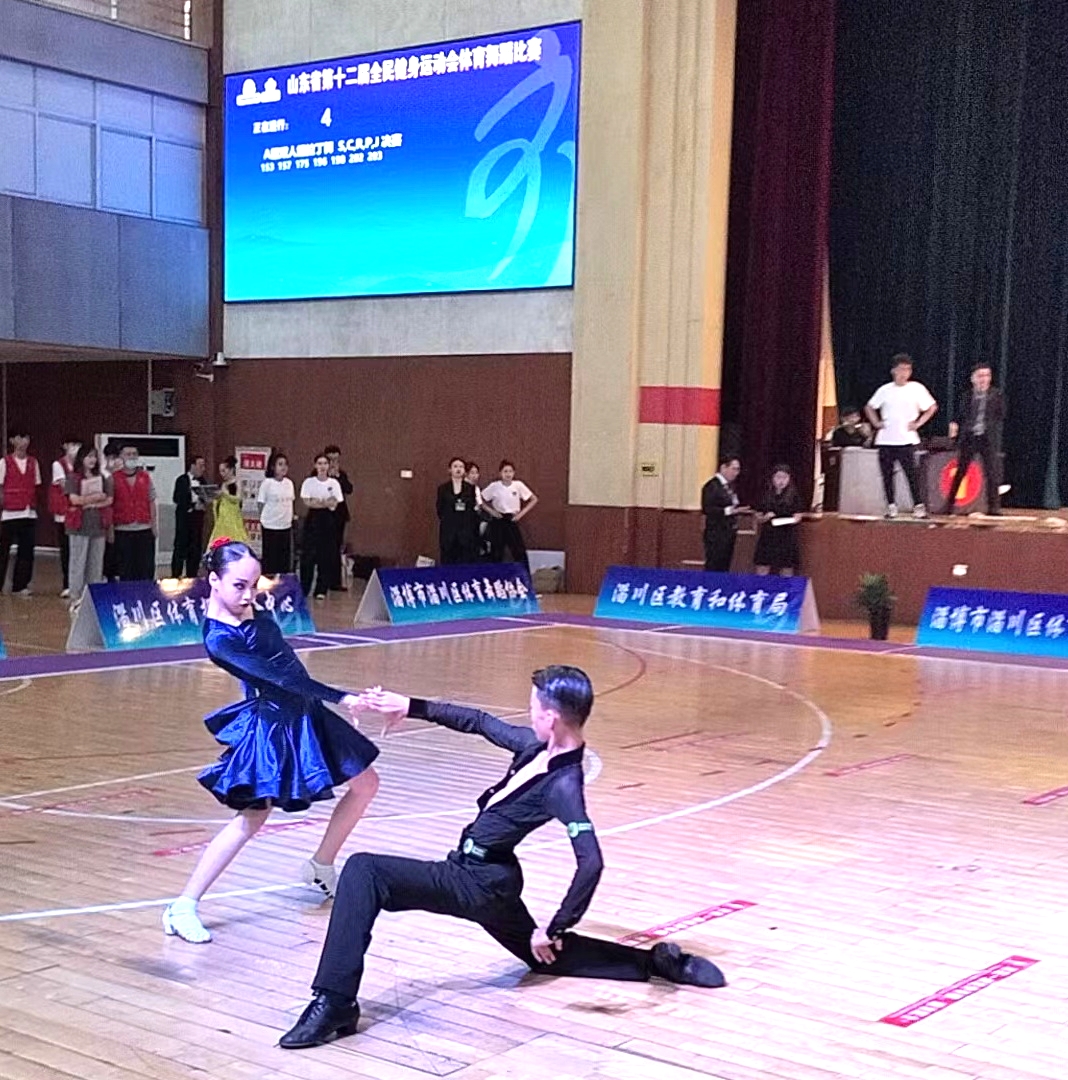 1660835147588400.jpg 韩志鲲、房子涵A组比赛.jpg